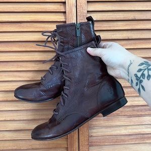 frye lace up brown leather combat boots ✨
